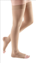 Load image into Gallery viewer, Mediven Comfort 20-30 mmHg thigh beaded topband open toe standard