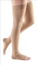 Load image into Gallery viewer, Mediven Comfort 30-40 mmHg thigh beaded topband open toe petite
