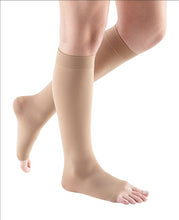 Load image into Gallery viewer, Mediven Comfort 30-40 mmHg calf extra-wide open toe petite
